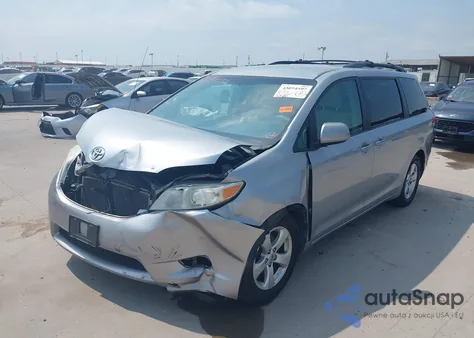 2014 Toyota Sienna Le V6 8 Passenger из США, поврежденный, VIN 5TDKK3DC7ES510097